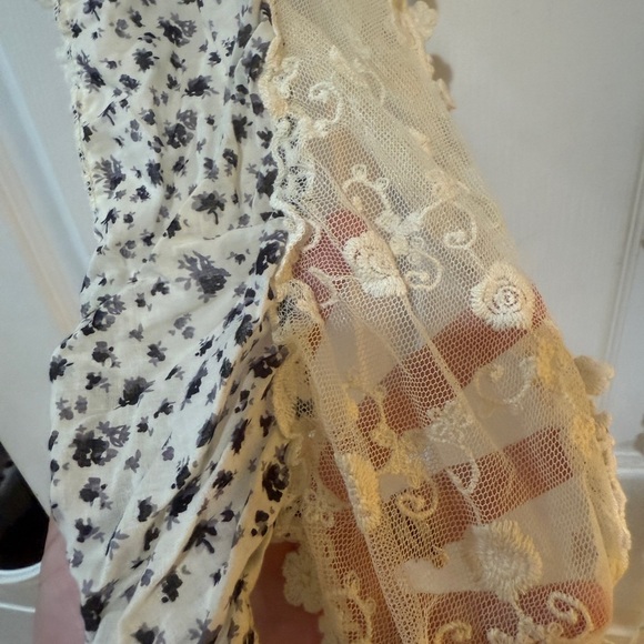 Frenchi Cream Black Lavender Summer Floral Lace Crochet Scarf - Picture 3 of 6
